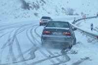 بارش بیش از ۴۰ سانتی‌متر برف در گردنه مایین‌بلاغ محور شاهین‌دژ - تکاب