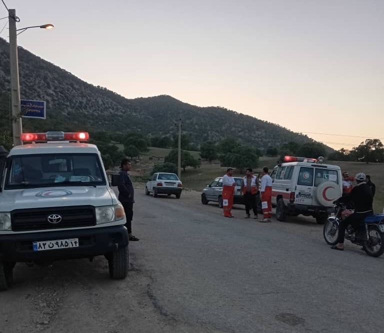 نجات بانوی ۳۶ ساله در ارتفاعات صیدون با تلاش امدادگران هلال احمر