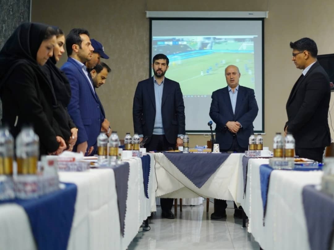 برگزاری جلسه کمیته فوتبال ساحلی با حضور رئیس فدراسیون