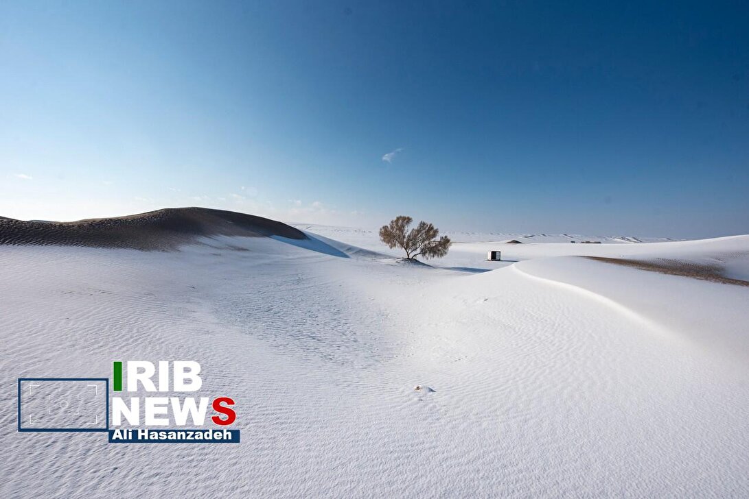 بارش برف در کویر یزد