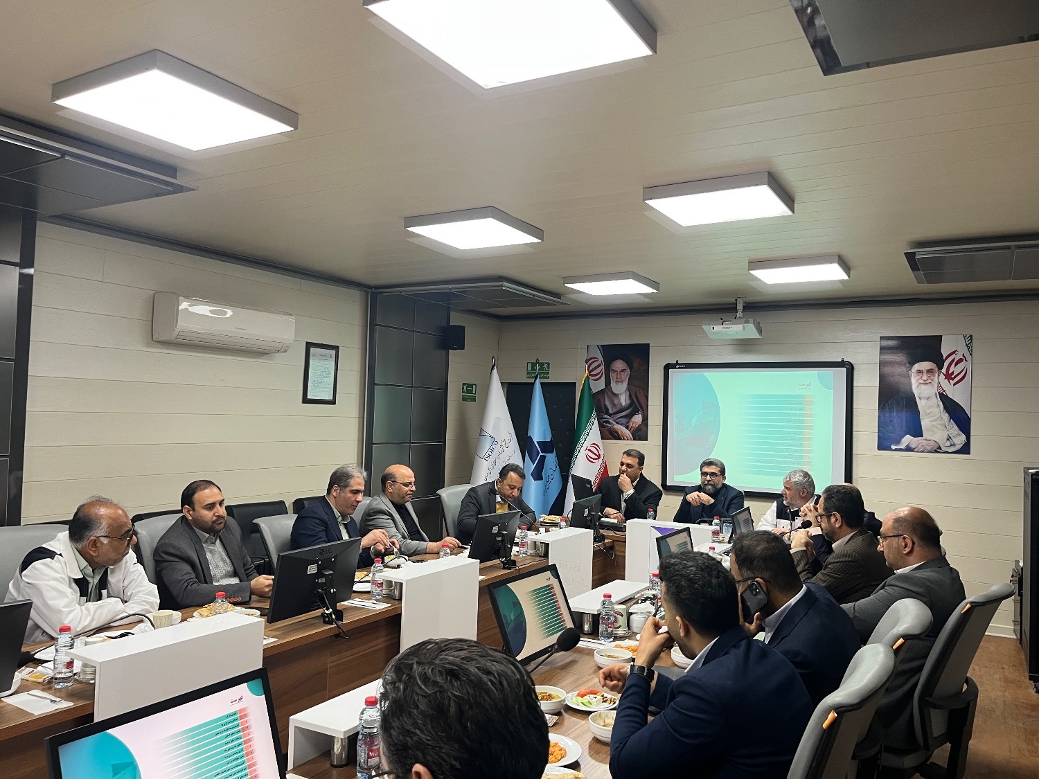 تأکید بر استفاده از همه ظرفیت‌های هرمزگان در توسعه صنایع دریایی کشور