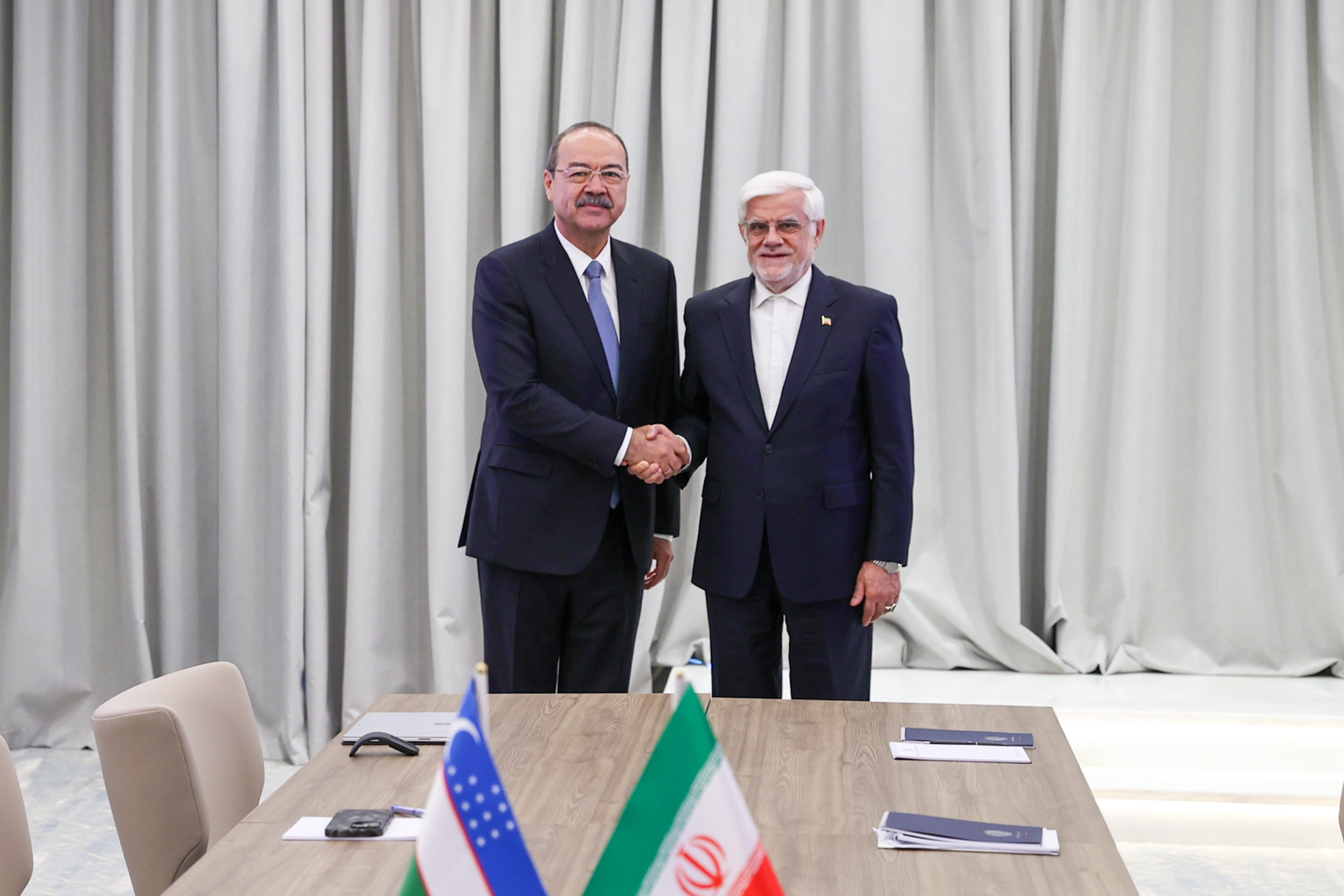 ** استقبال رسمی معاون اول رئیس‌جمهور از نخست وزیر ازبکستان