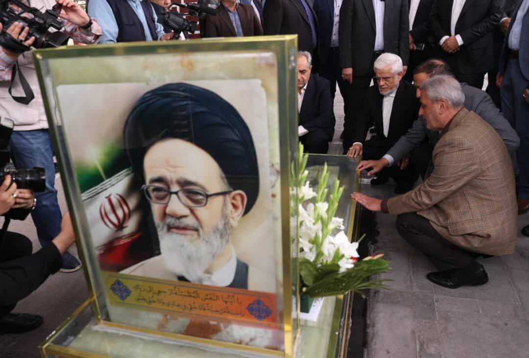 ادای احترام معاون اول‌رئیس جمهور به شهید آیت‌الله سید محمدعلی آل هاشم