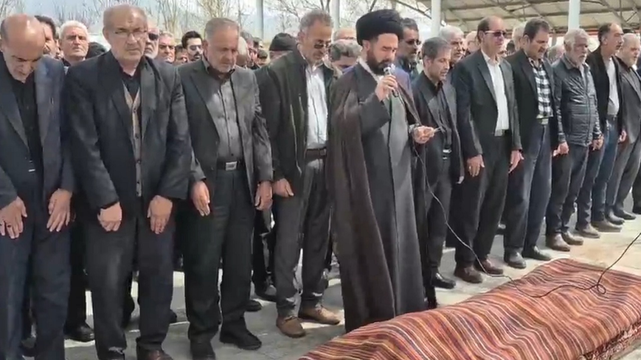 تشییع پیکر مادر شهید مقصود هاشم زاده در هریس
