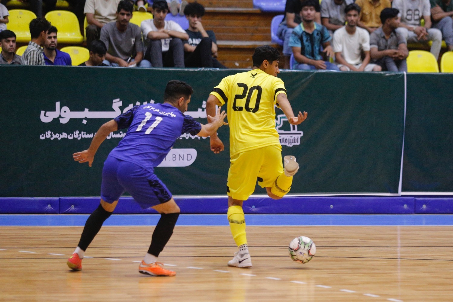 امشب نیمه نهایی جام ستارگان هرمزگان