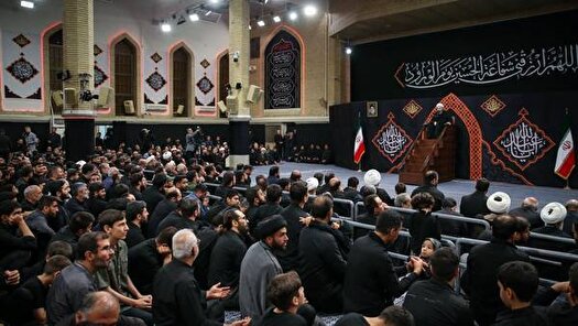 برگزاری مراسم عزاداری اباعبدالله (ع) در حسینیه امام خمینی