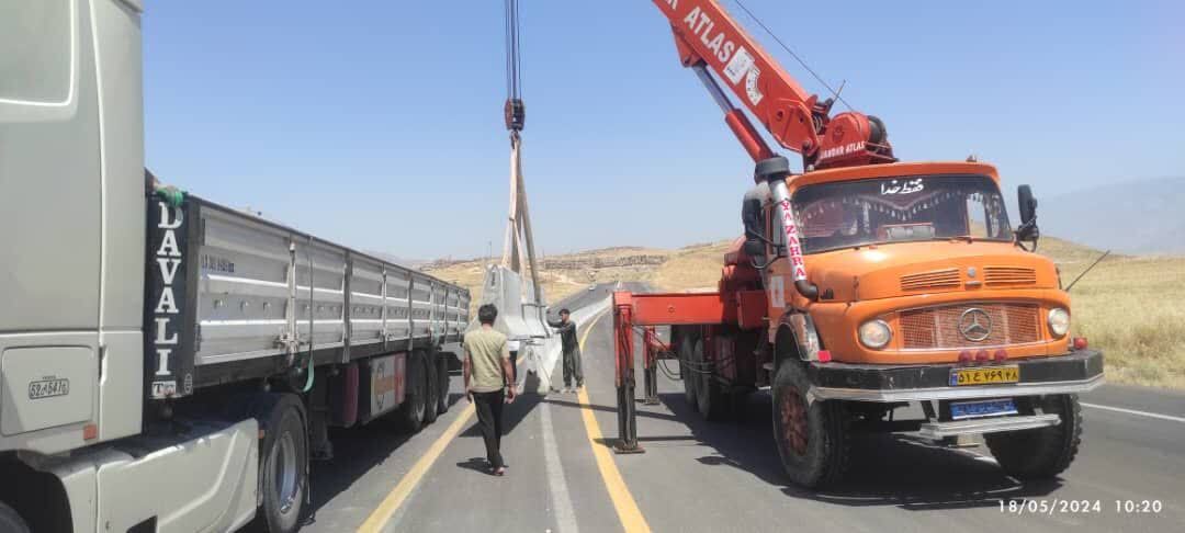 تجهیز یک کیلومت از جاده دهدشت ـ سوق به جداکننده بتنی