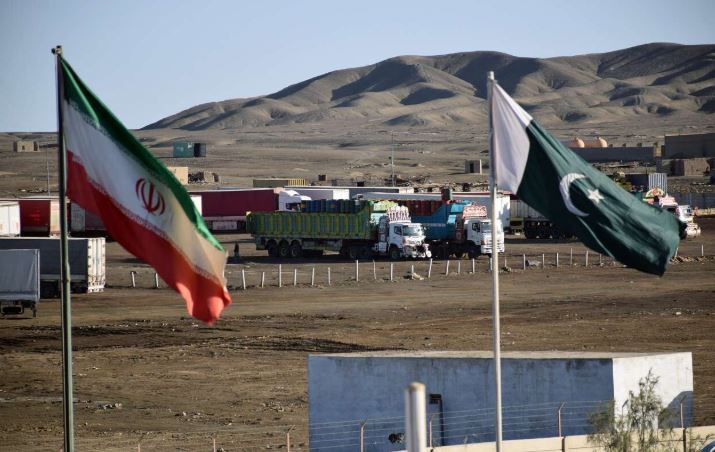 استقبال فعالان اقتصادی از تجارت مرزی در میرجاوه