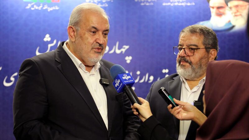 با همکاری مردم، از پاییز خشک با اطمینان عبور خواهیم کرد با همکاری مردم، از پاییز خشک با اطمینان عبور خواهیم کرد