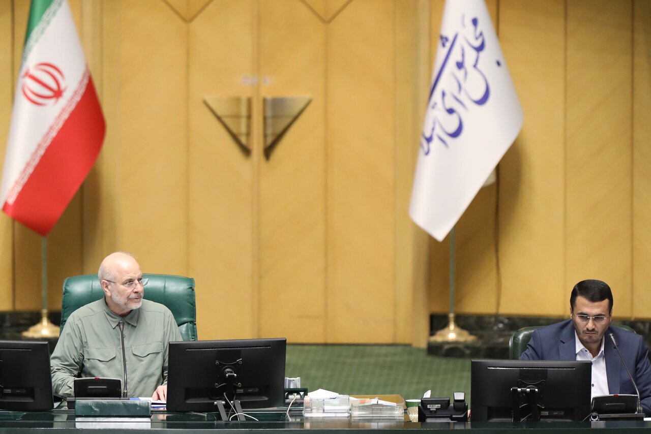 معاهدهها ابتدا امضا و سپس توافقنامه آن برای تصویب به مجلس ارائه میشود معاهدهها ابتدا امضا و سپس توافقنامه آن برای تصویب به مجلس ارائه میشود