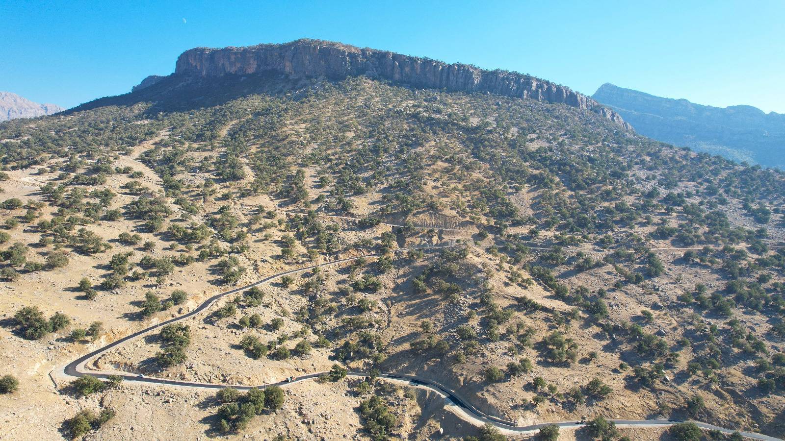 آسفالت بخشی از محور سخت گذر کفمه اندیکا آسفالت بخشی از محور سخت گذر کفمه اندیکا