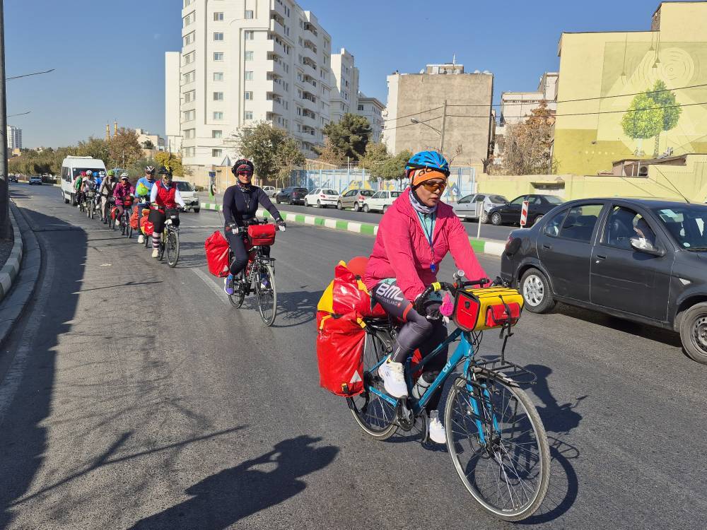 رکاب زنی دوچرخه‌سواران نیروی دریایی، از مشهد تا قم