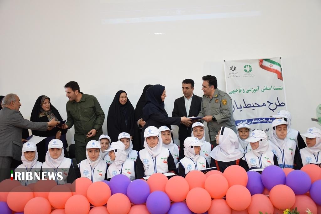 آموزش، کلید حل مسائل در حوزه‌ی محیط زیست است