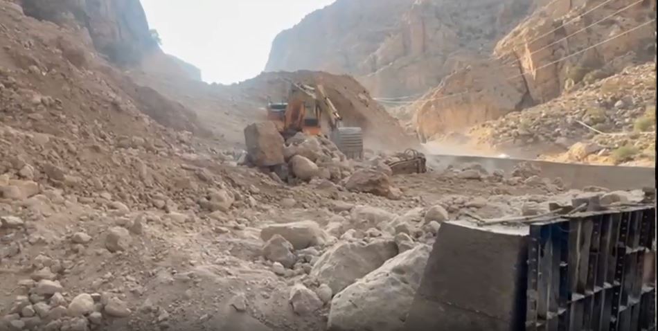 طرح ایمن سازی جاده دهدشت تنگ پیرزال در شهرستان چرام در دستور کار