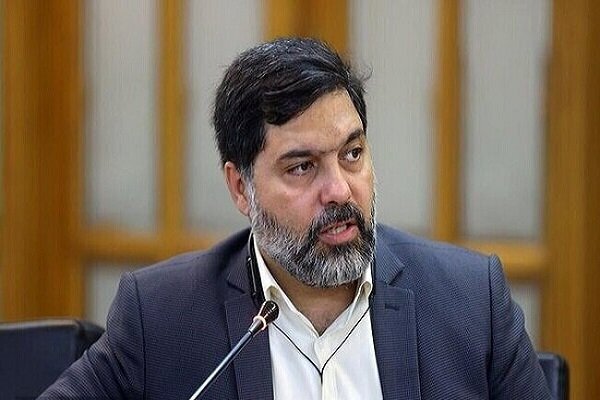 پیرهادی: مدارس ابتدایی را حداقل تعطیل کنید