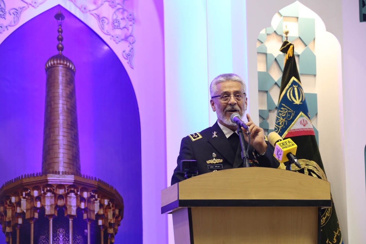 *** ارتش مقابل هرگونه نفوذ دشمن به ایران ایستاده است *** ارتش مقابل هرگونه نفوذ دشمن به ایران ایستاده است