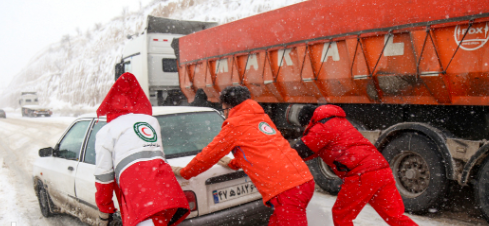 امدادرسانی به ۳۵ نفر گرفتار در کولاک اندیکا امدادرسانی به ۳۵ نفر گرفتار در کولاک اندیکا